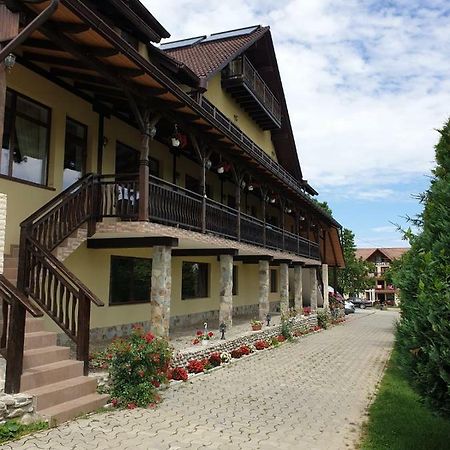 Pensiunea Roua Muntilor Simbata de Sus Ngoại thất bức ảnh