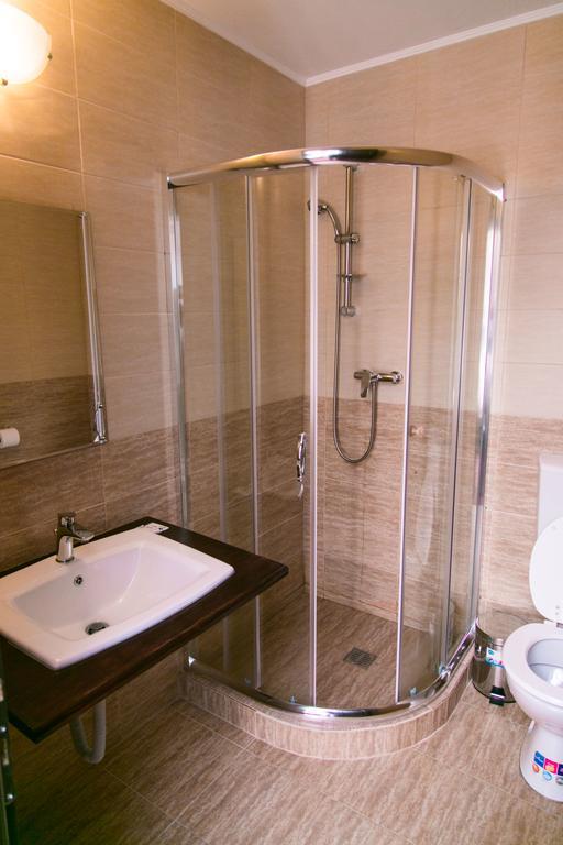 Pensiunea Roua Muntilor Simbata de Sus Ngoại thất bức ảnh