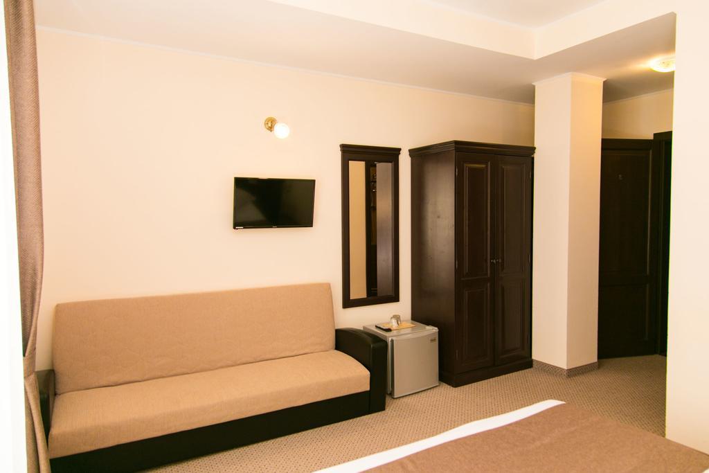 Pensiunea Roua Muntilor Simbata de Sus Ngoại thất bức ảnh